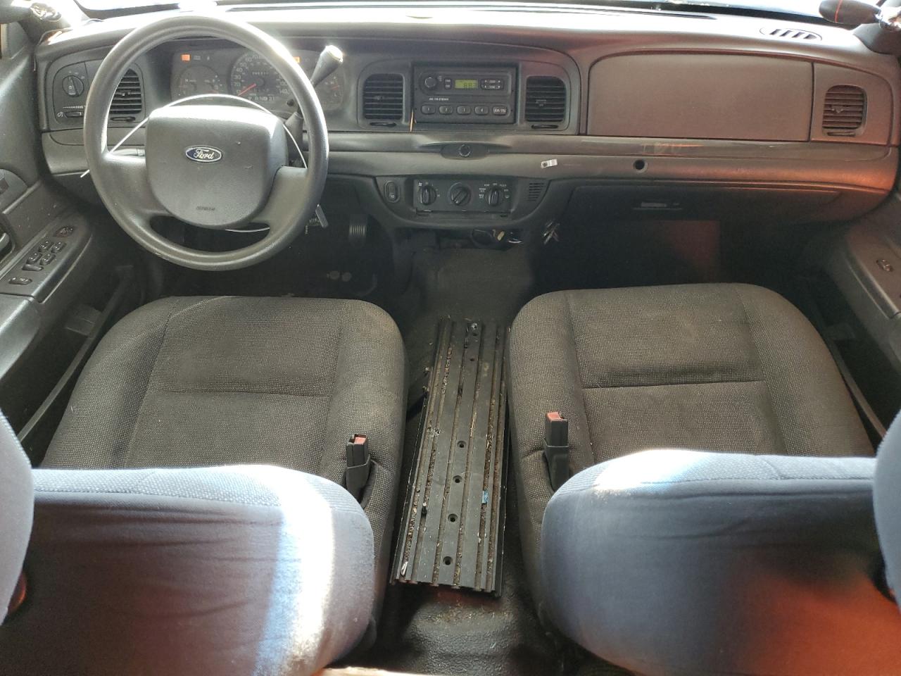 2005 Ford Crown Victoria - Image 8