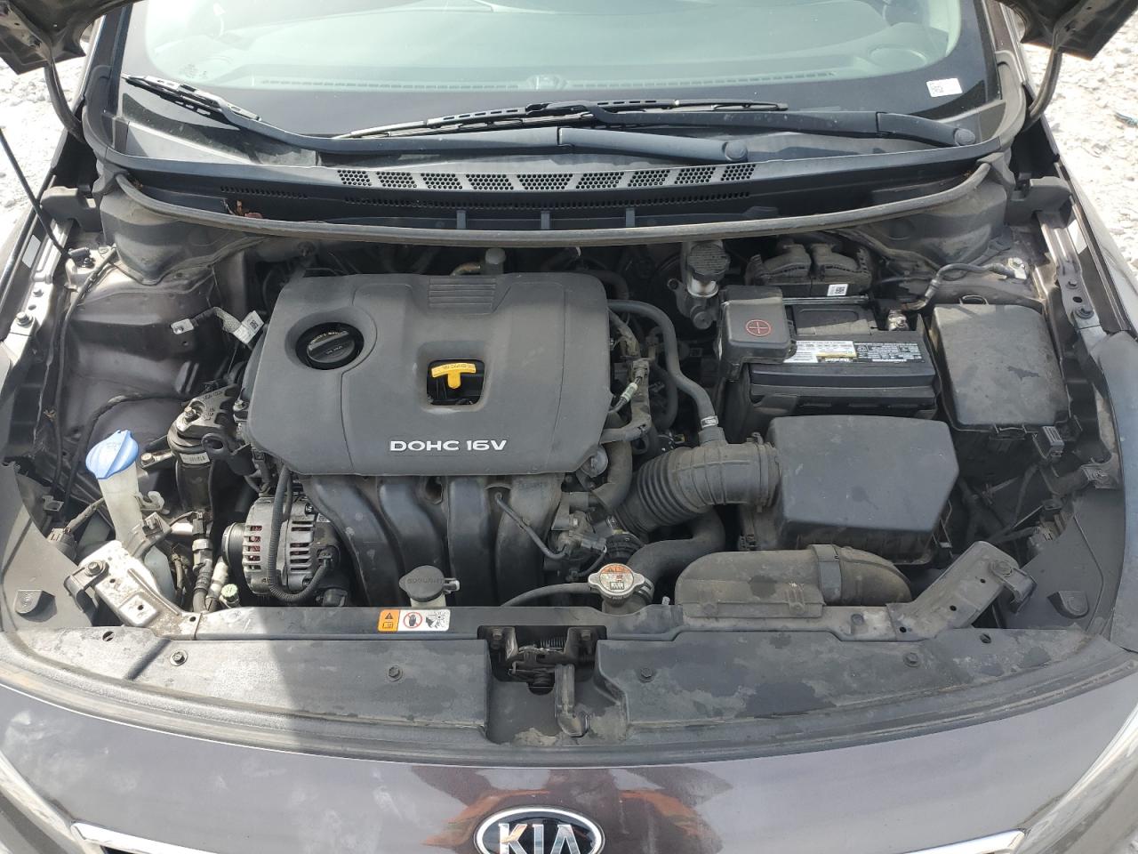 2017 Kia Forte - Image 12