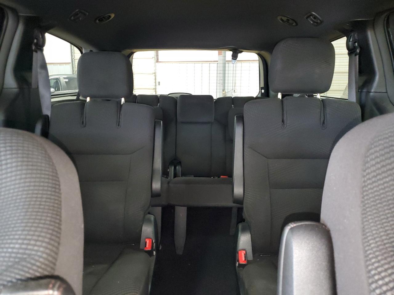 2020 Dodge Caravan - Image 10