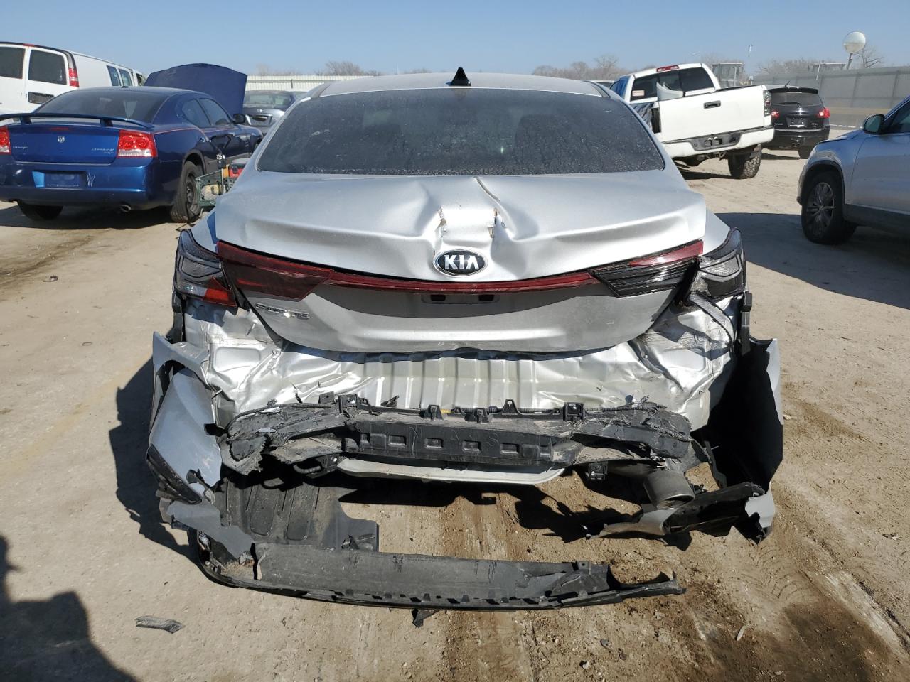 2021 Kia Forte - Image 6