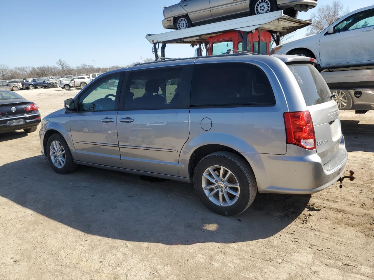 2016 Dodge Caravan - Image 2
