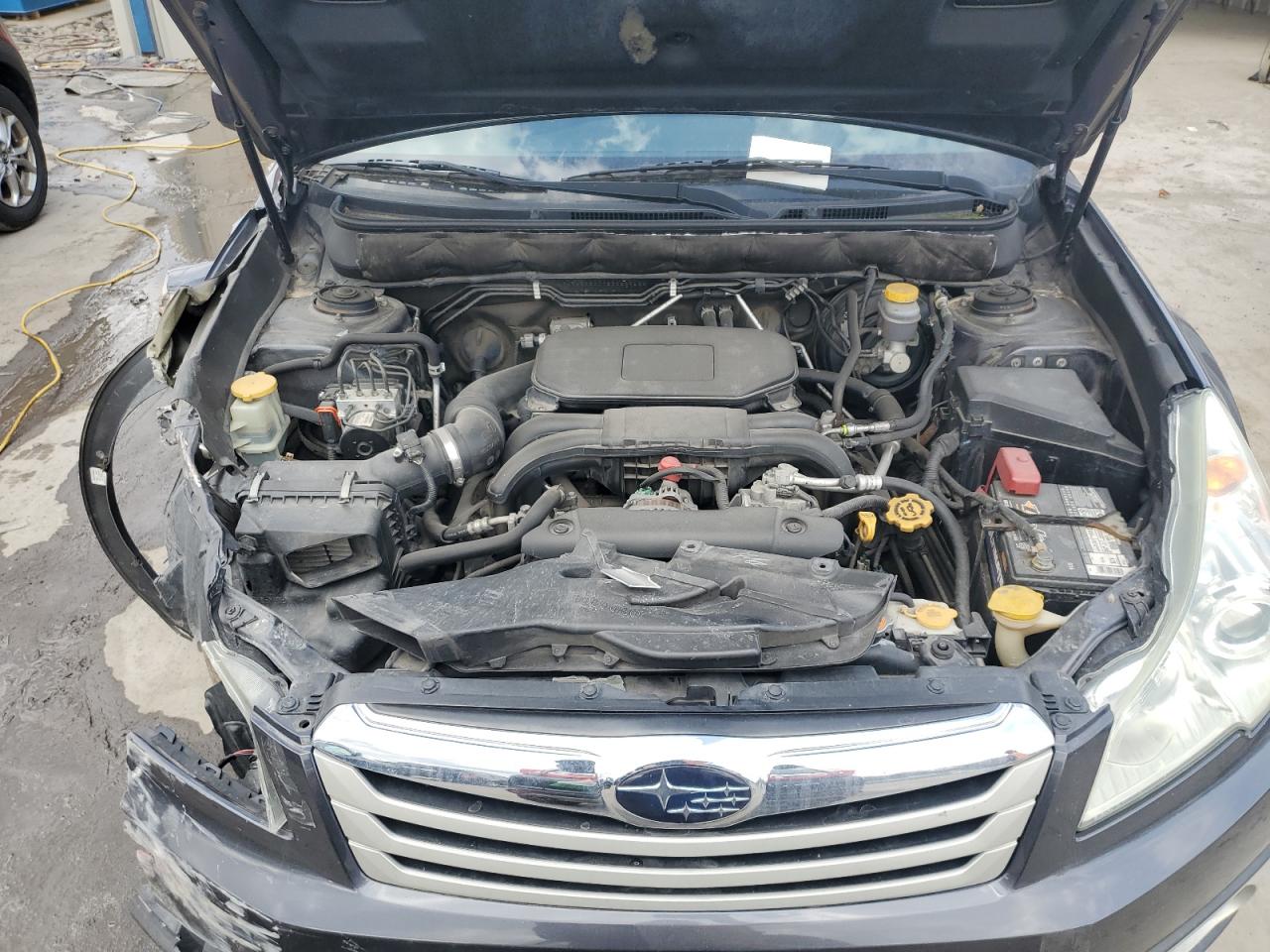 2011 Subaru Outback - Image 12