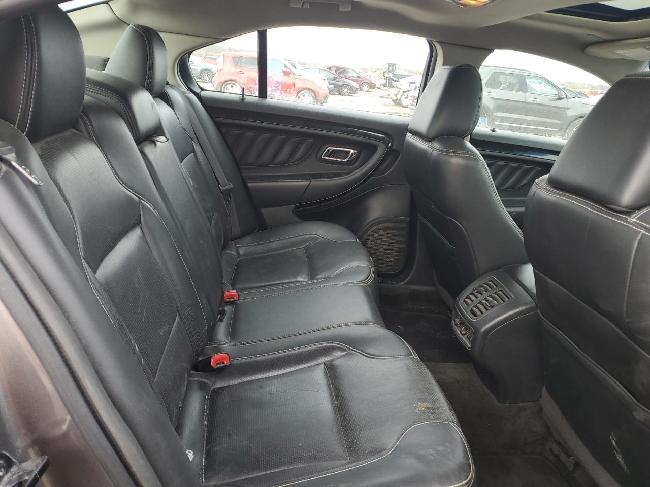 2012 Ford Taurus - Image 10