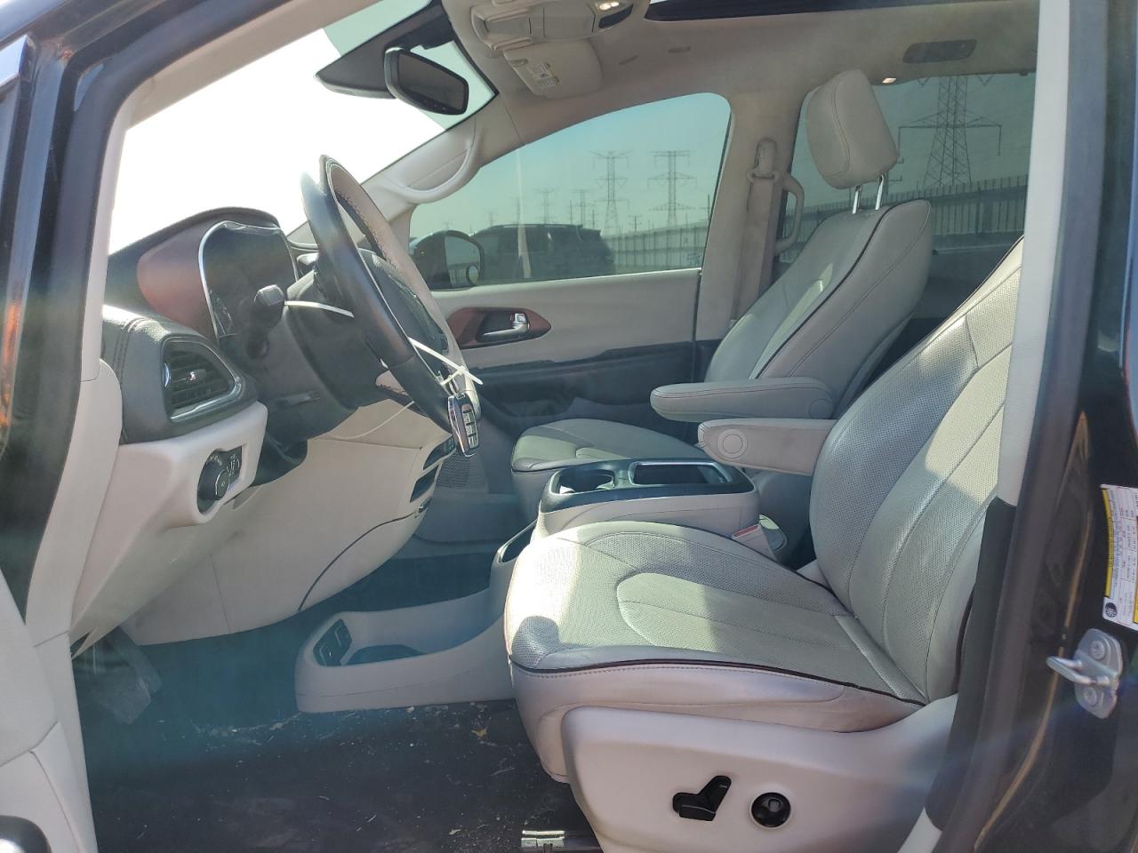 2020 Chrysler Pacifica - Image 7