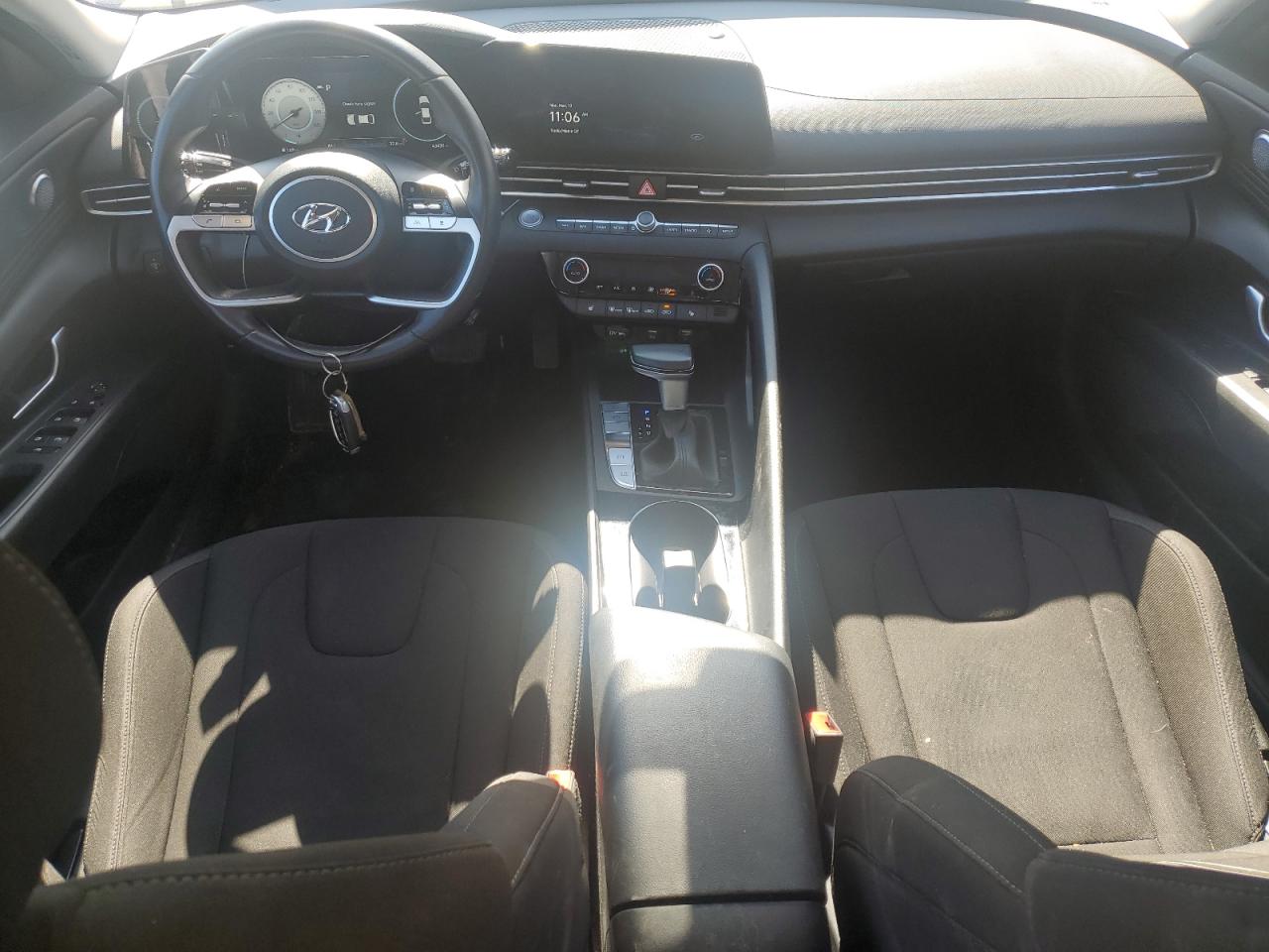 2023 Hyundai Elantra - Image 8
