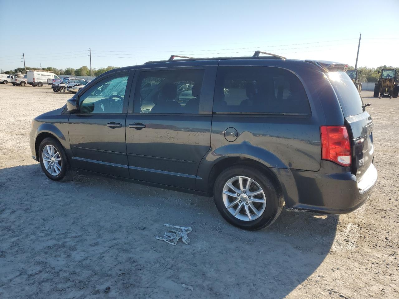2014 Dodge Caravan - Image 2