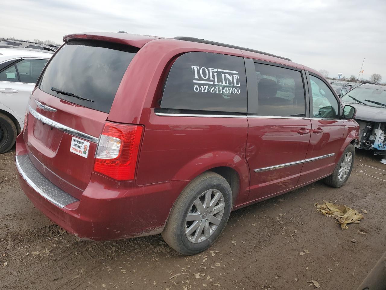 2016 Chrysler Town & Country - Image 3