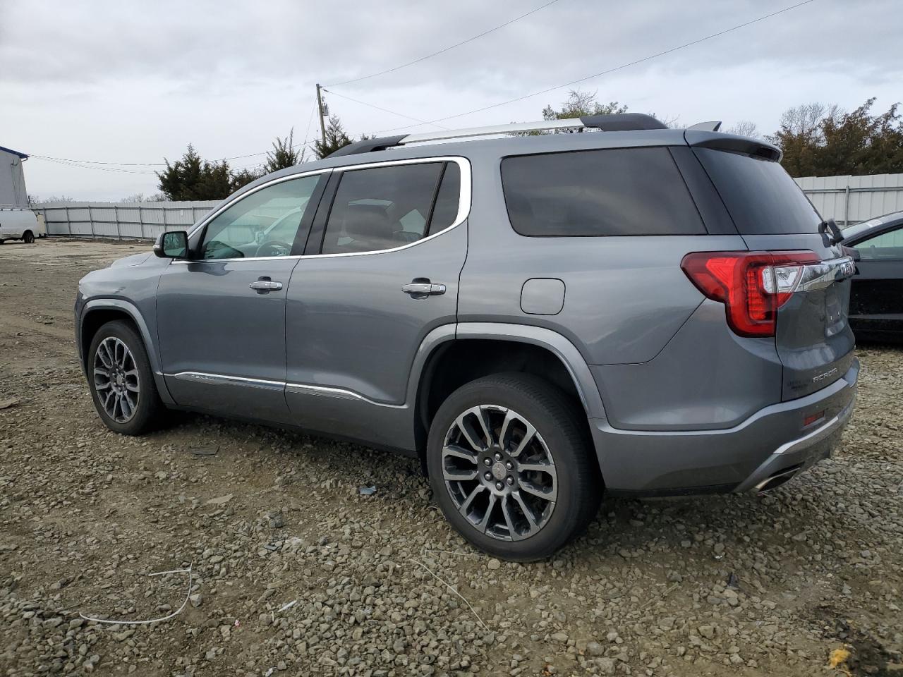 2020 GMC Acadia - Image 2