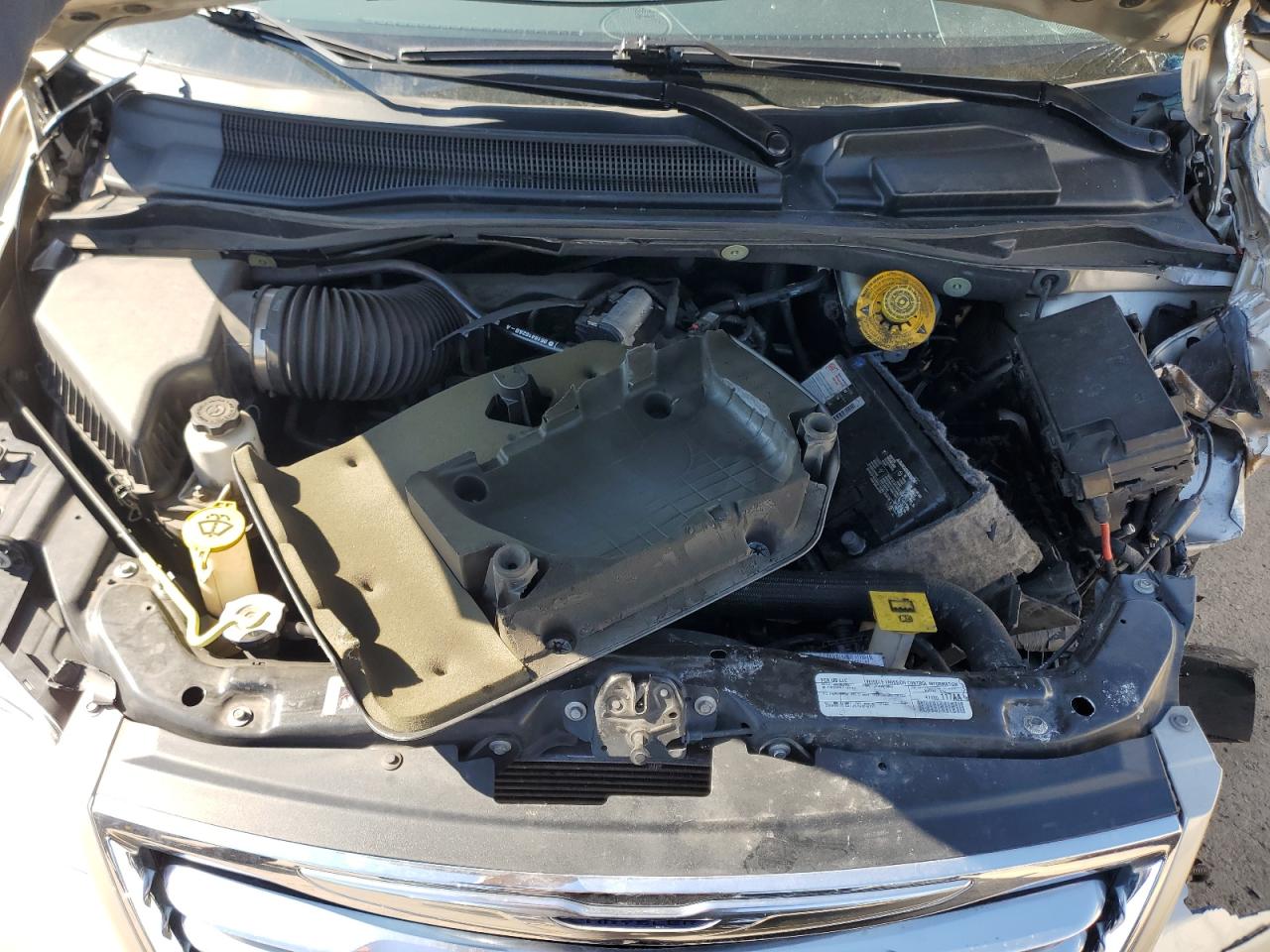 2015 Chrysler Town & Country - Image 13