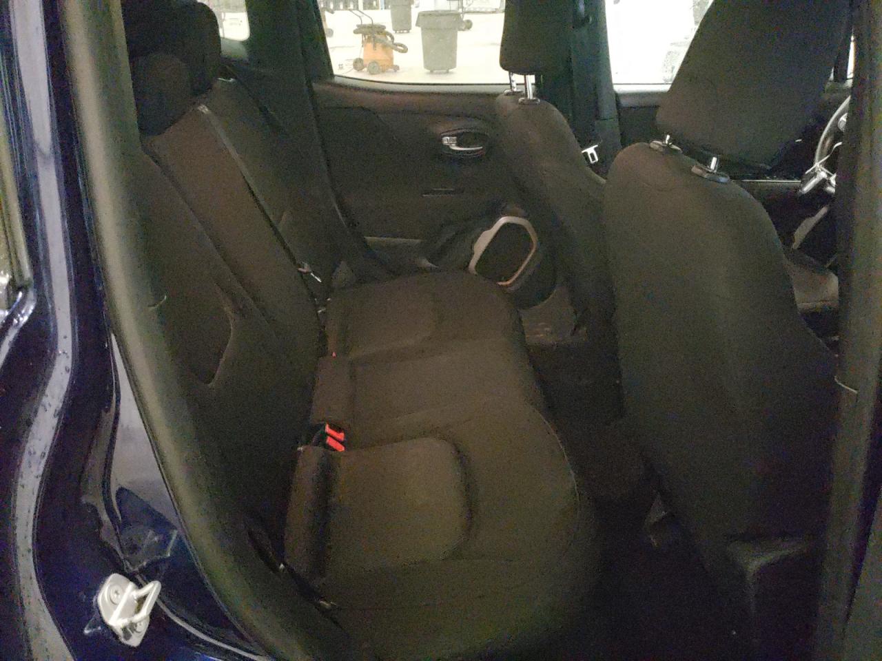2017 Jeep Renegade - Image 11