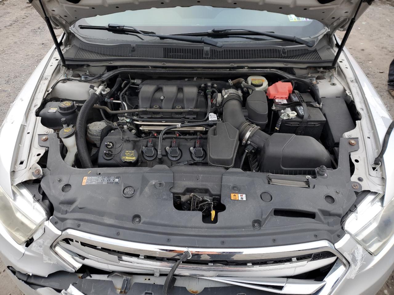 2013 Ford Taurus - Image 11