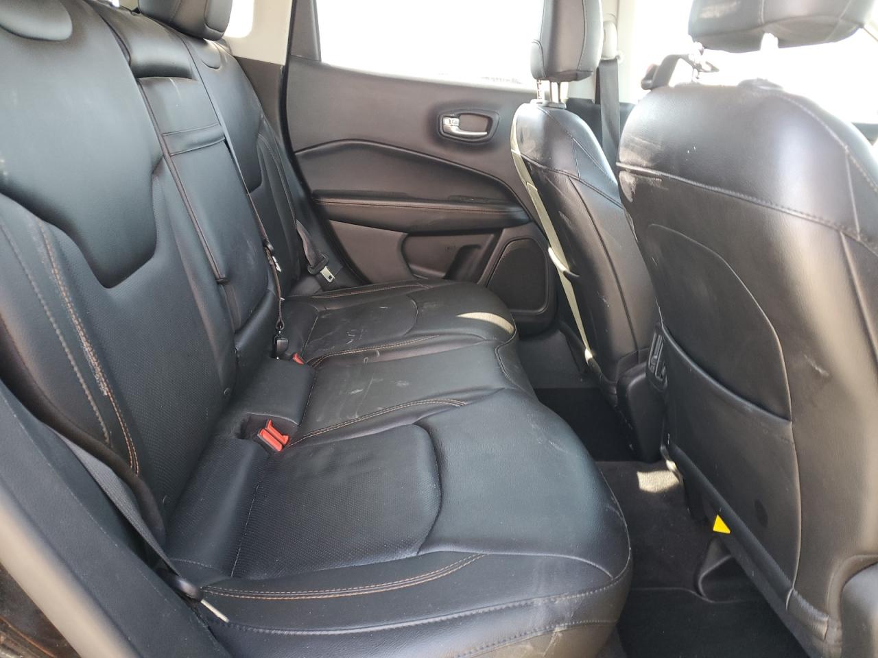 2018 Jeep Compass - Image 11