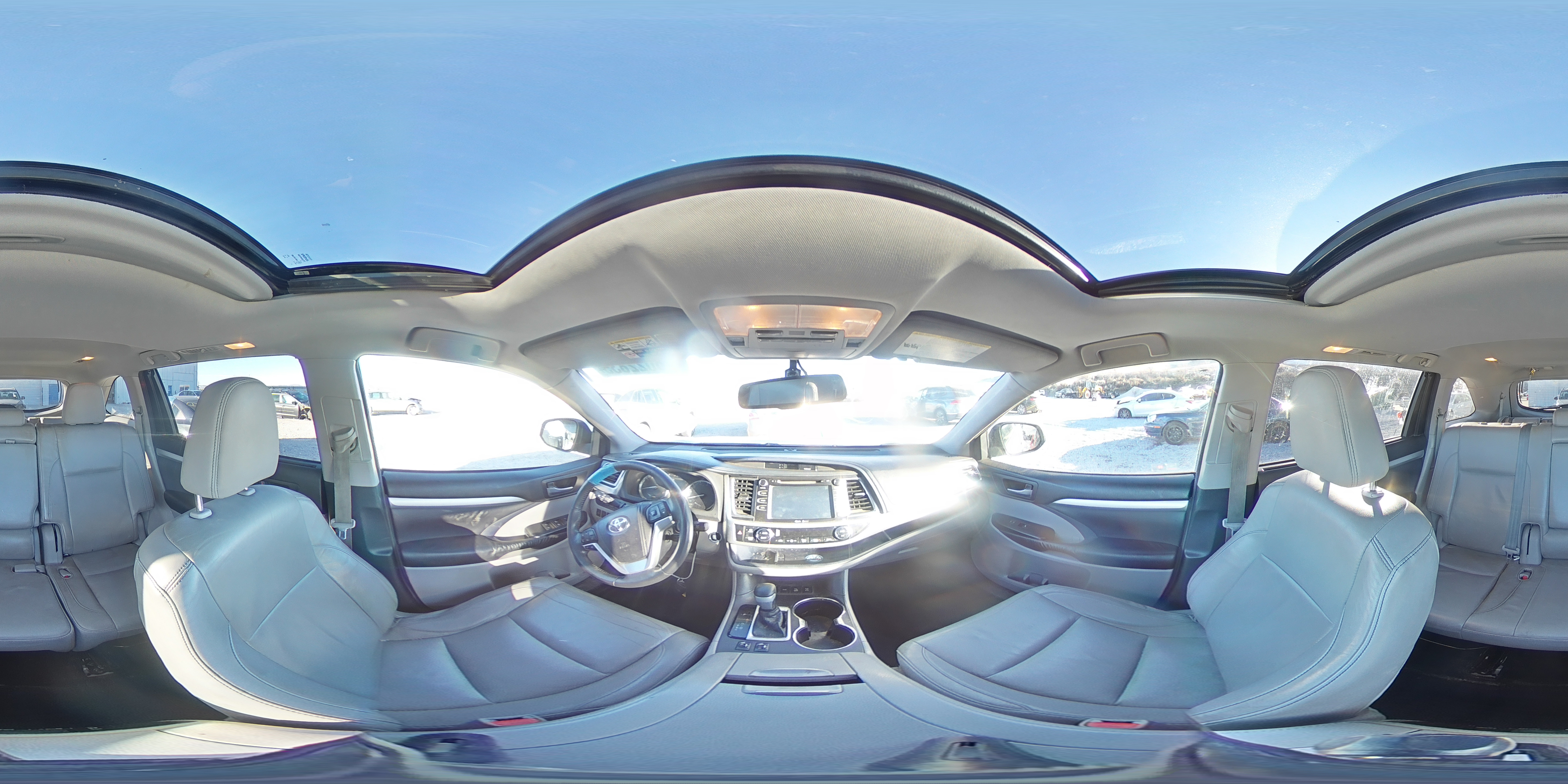 2015 Toyota Highlander - Image 14