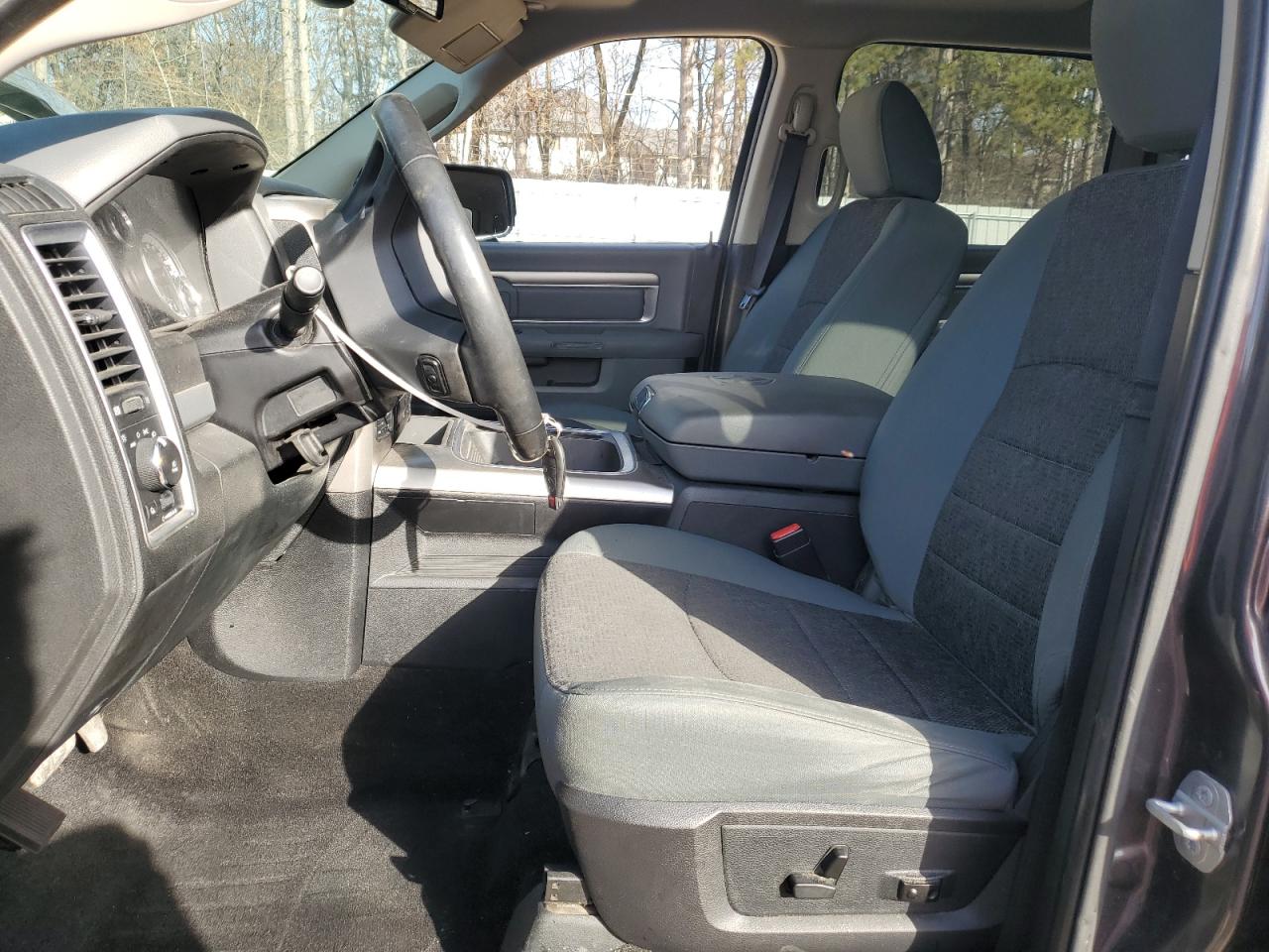 2016 RAM 1500 - Image 7