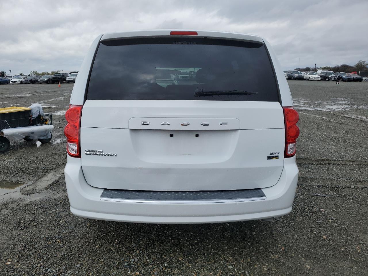 2016 Dodge Caravan - Image 6