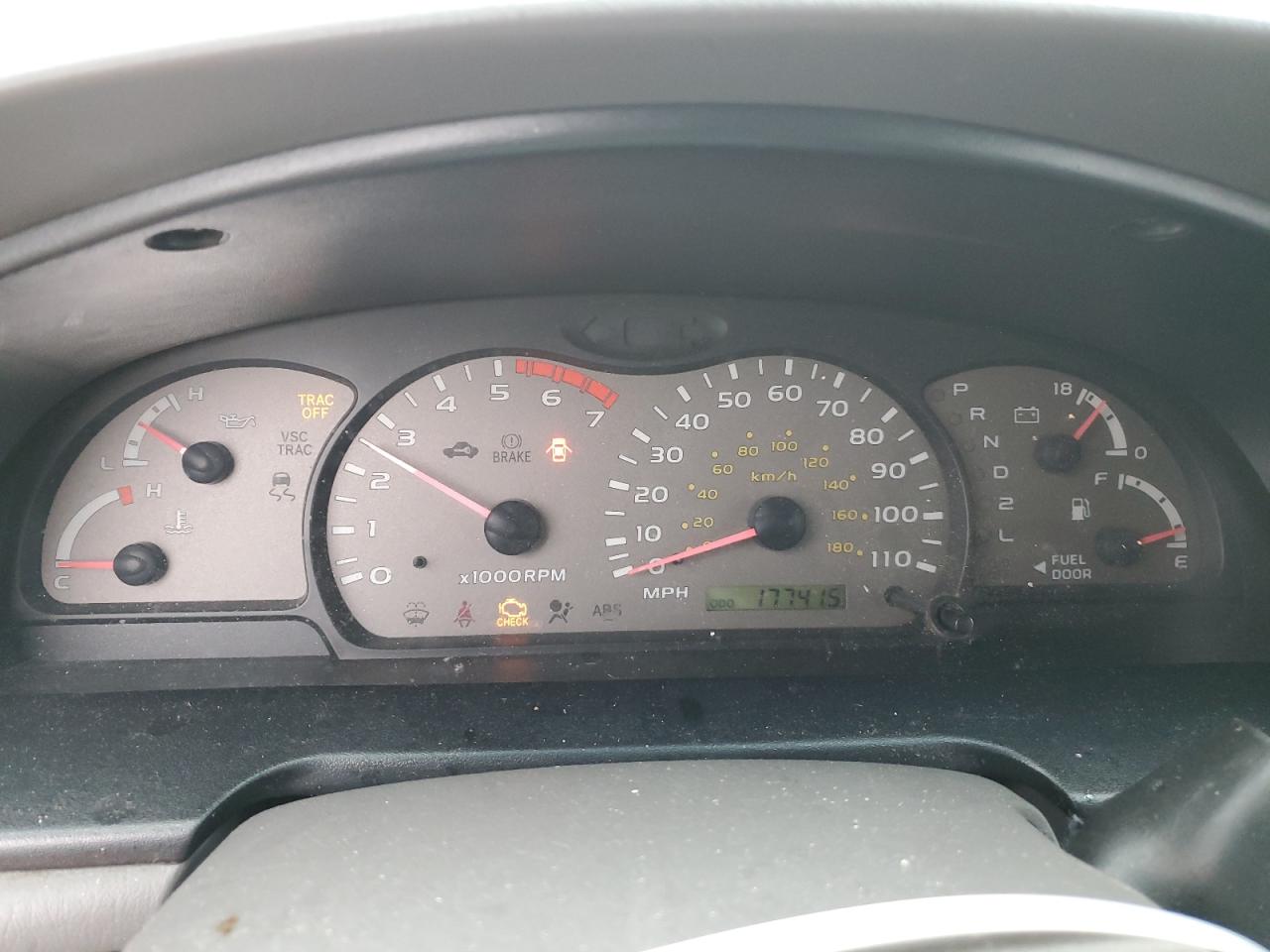 2002 Toyota Sequoia - Image 9