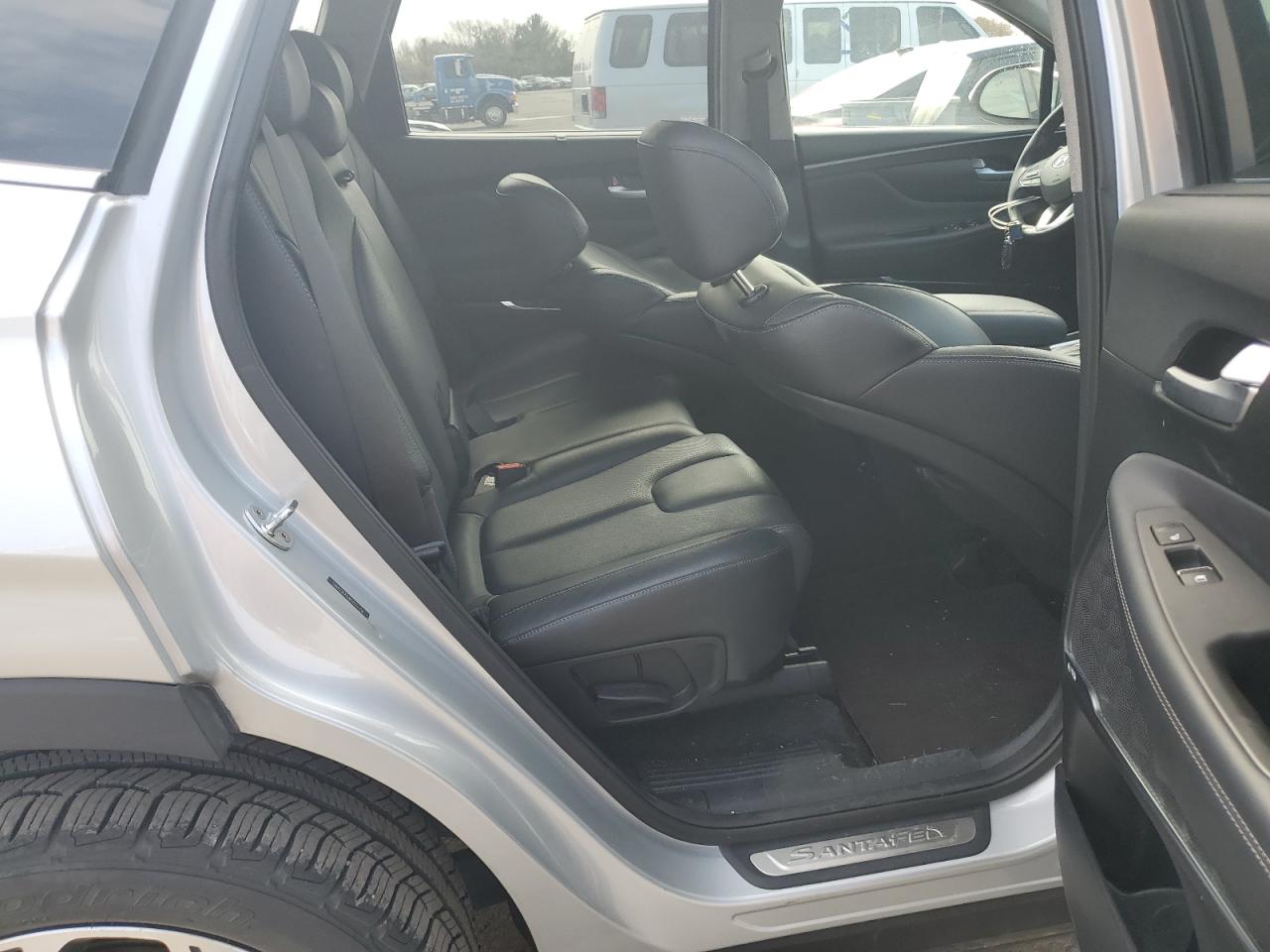 2019 Hyundai Santa Fe - Image 11