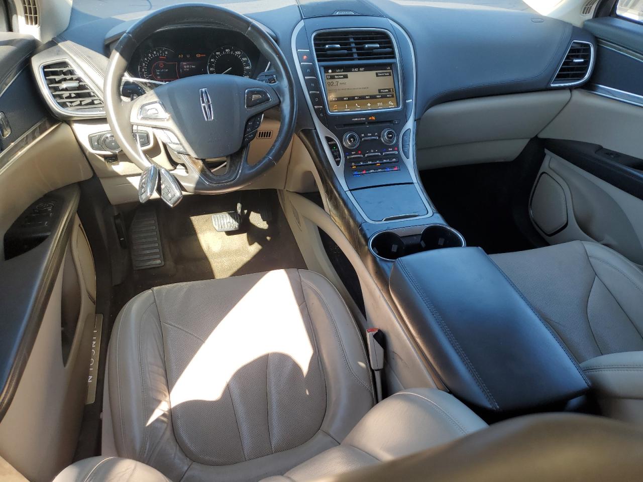 2018 Lincoln MKX - Image 8