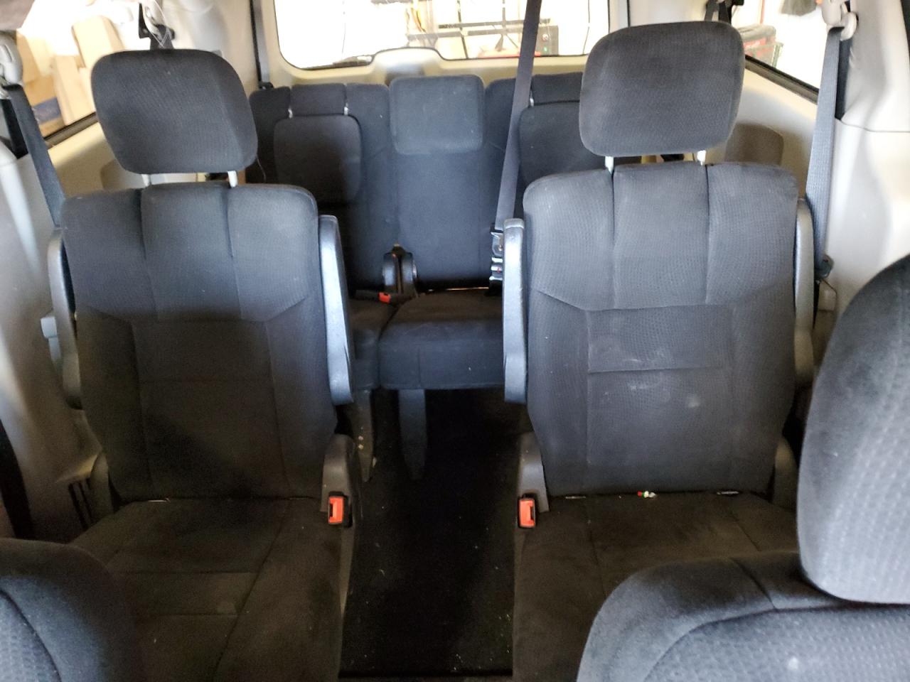2011 Dodge Caravan - Image 10