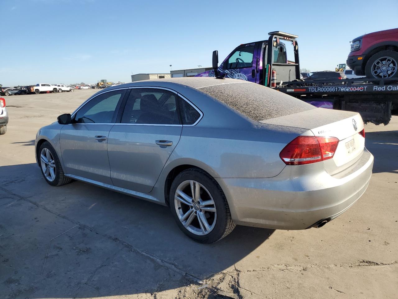 2014 Volkswagen Passat - Image 2