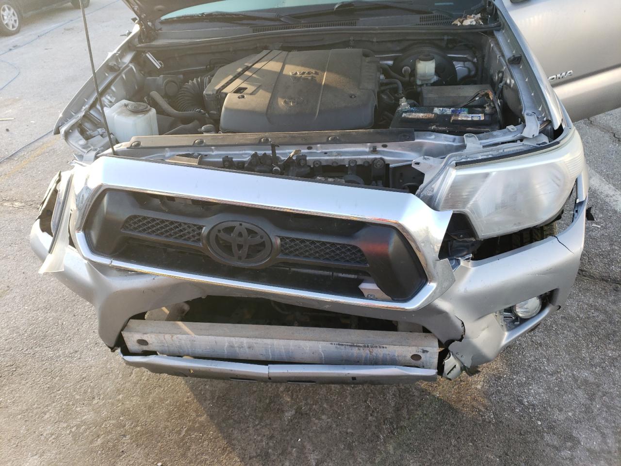 2015 Toyota Tacoma - Image 13