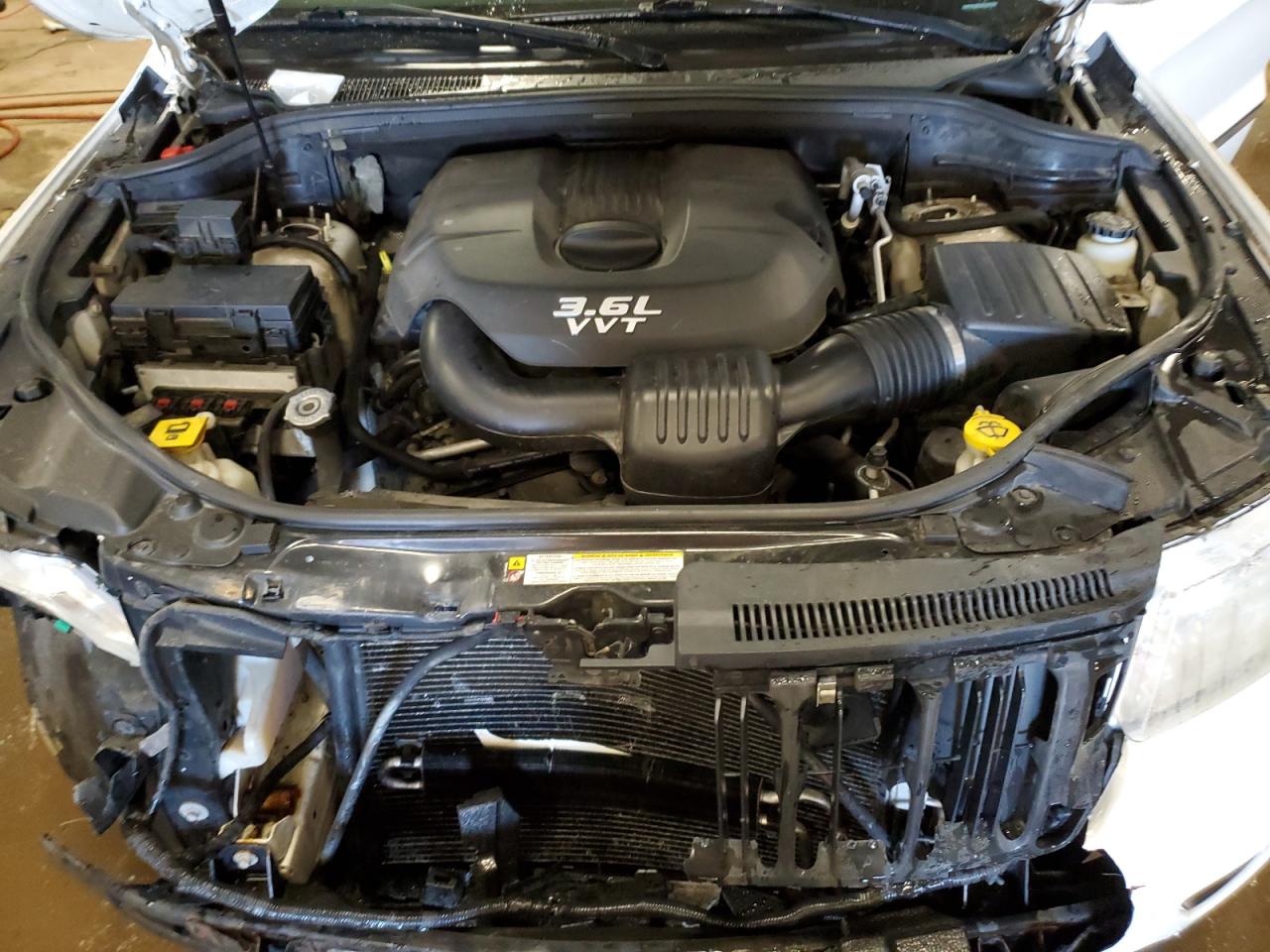 2012 Jeep Grand Cherokee - Image 12