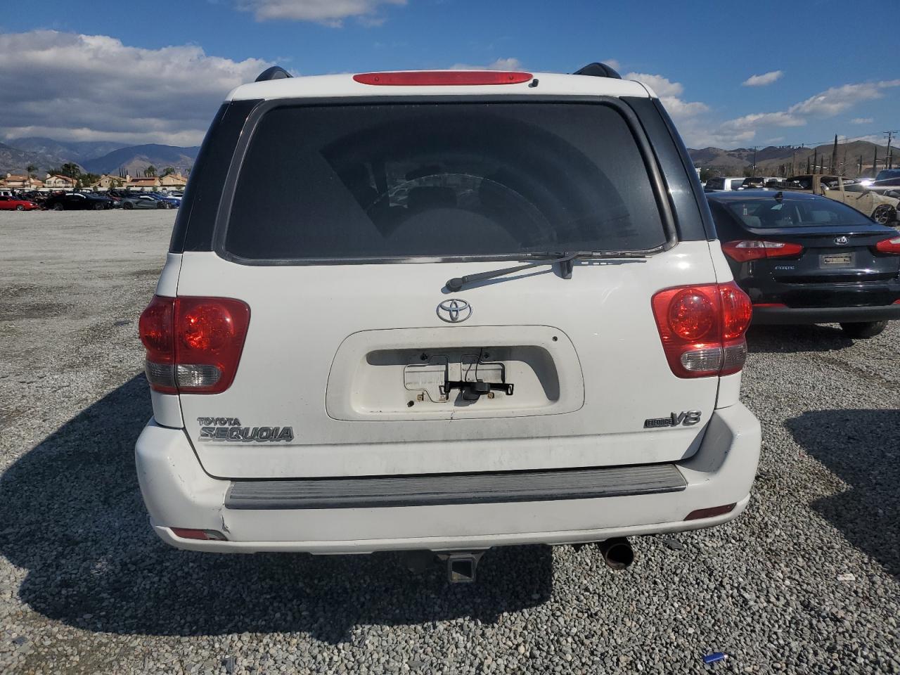 2005 Toyota Sequoia - Image 6