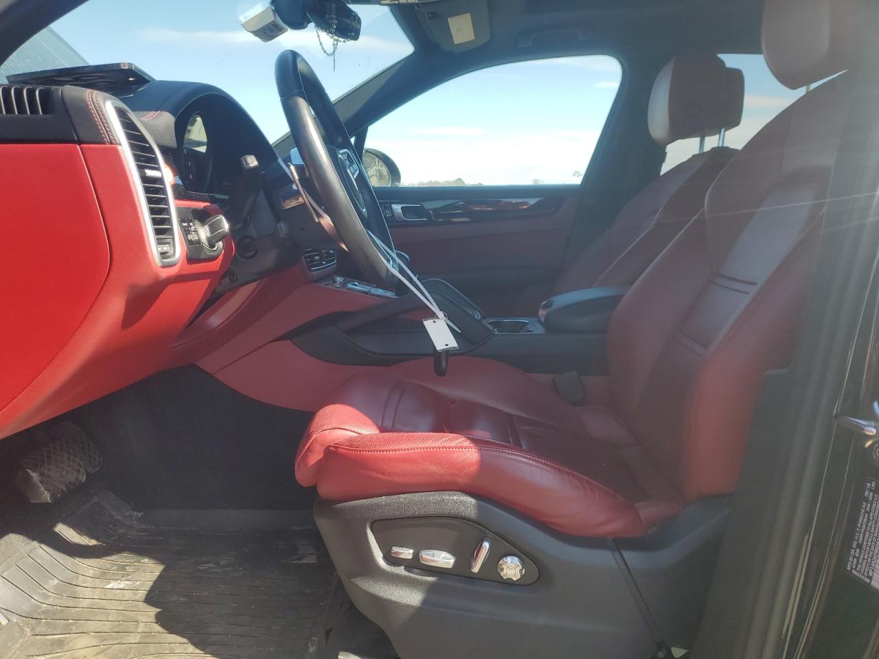 2019 Porsche Cayenne - Image 7