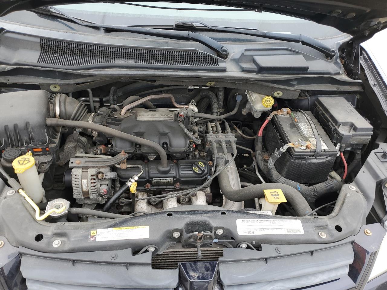 2010 Dodge Caravan - Image 12