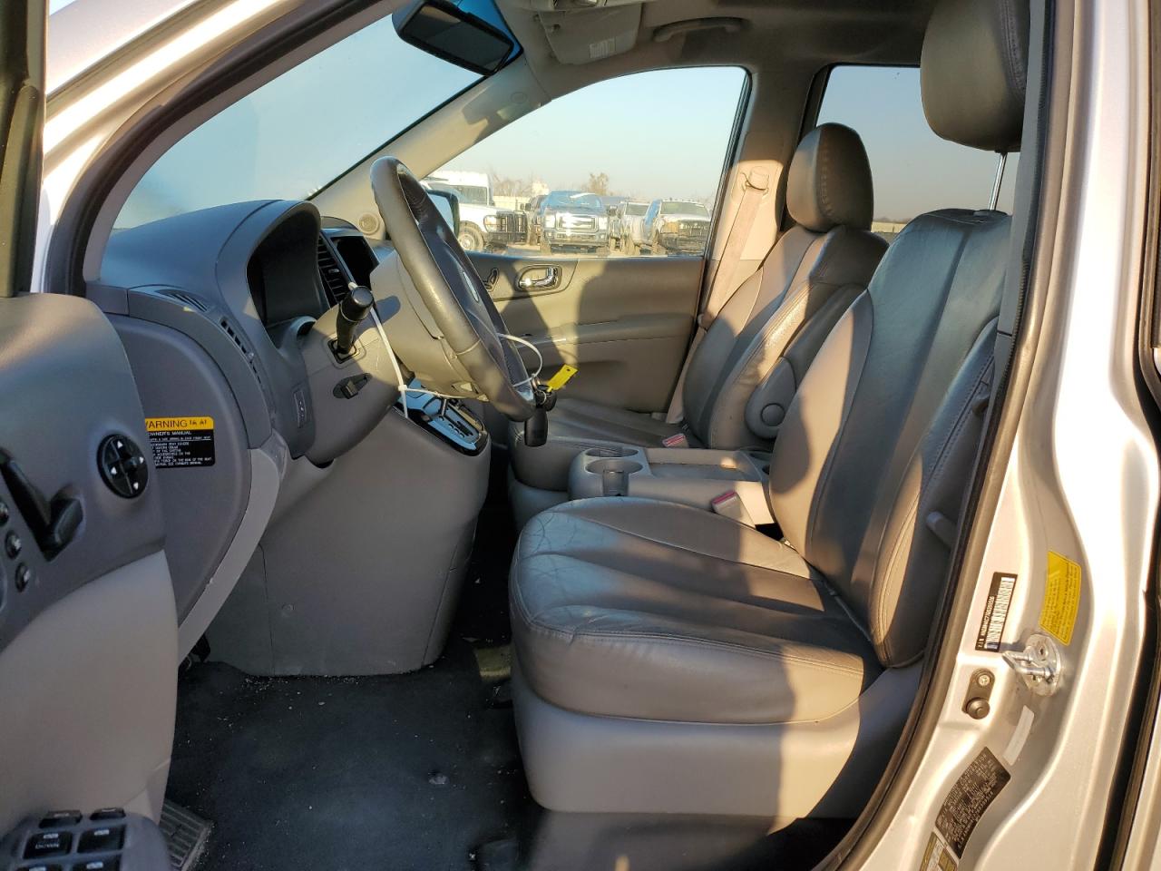 2011 Kia Sedona - Image 7