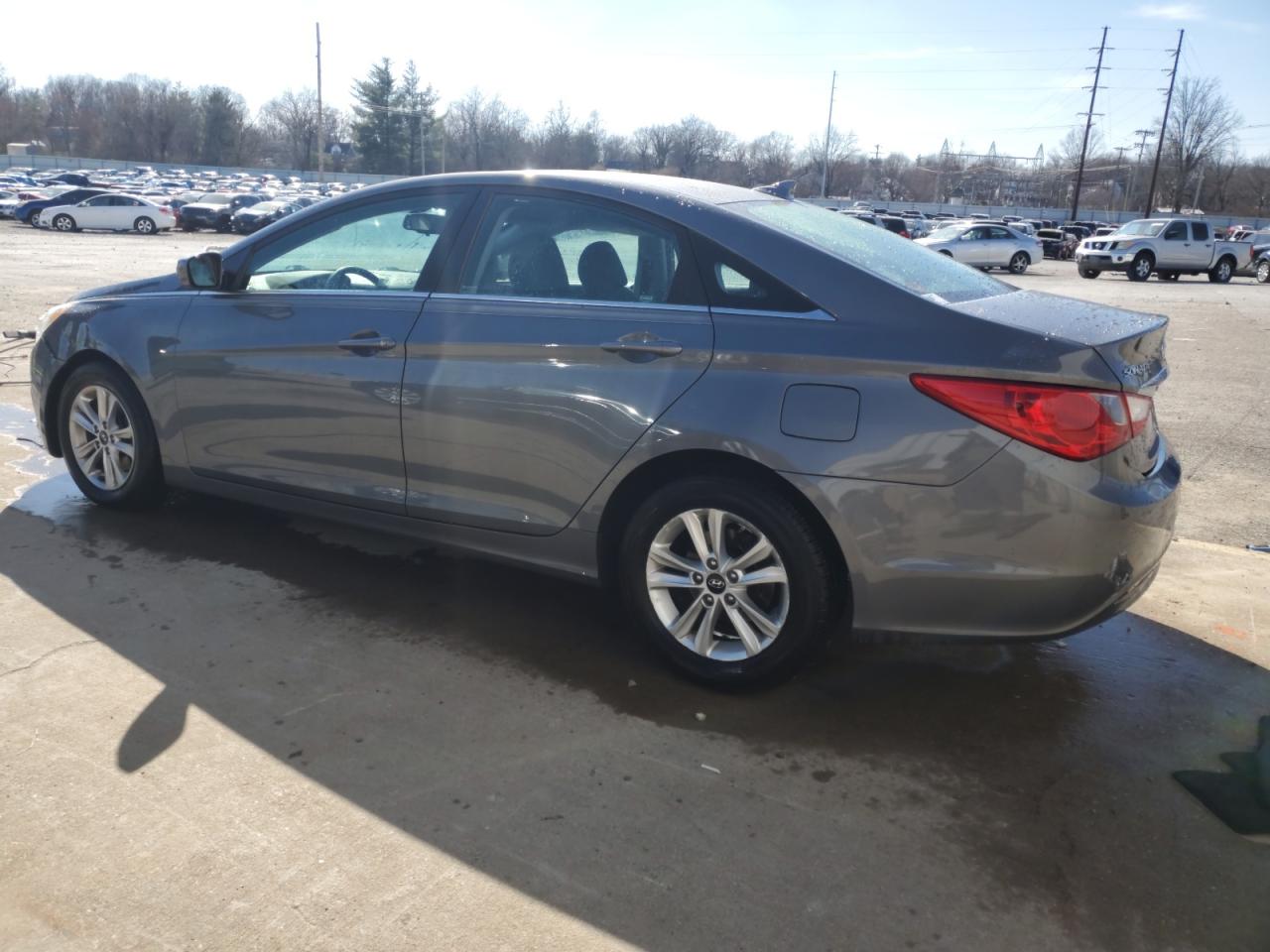 2013 Hyundai Sonata - Image 2