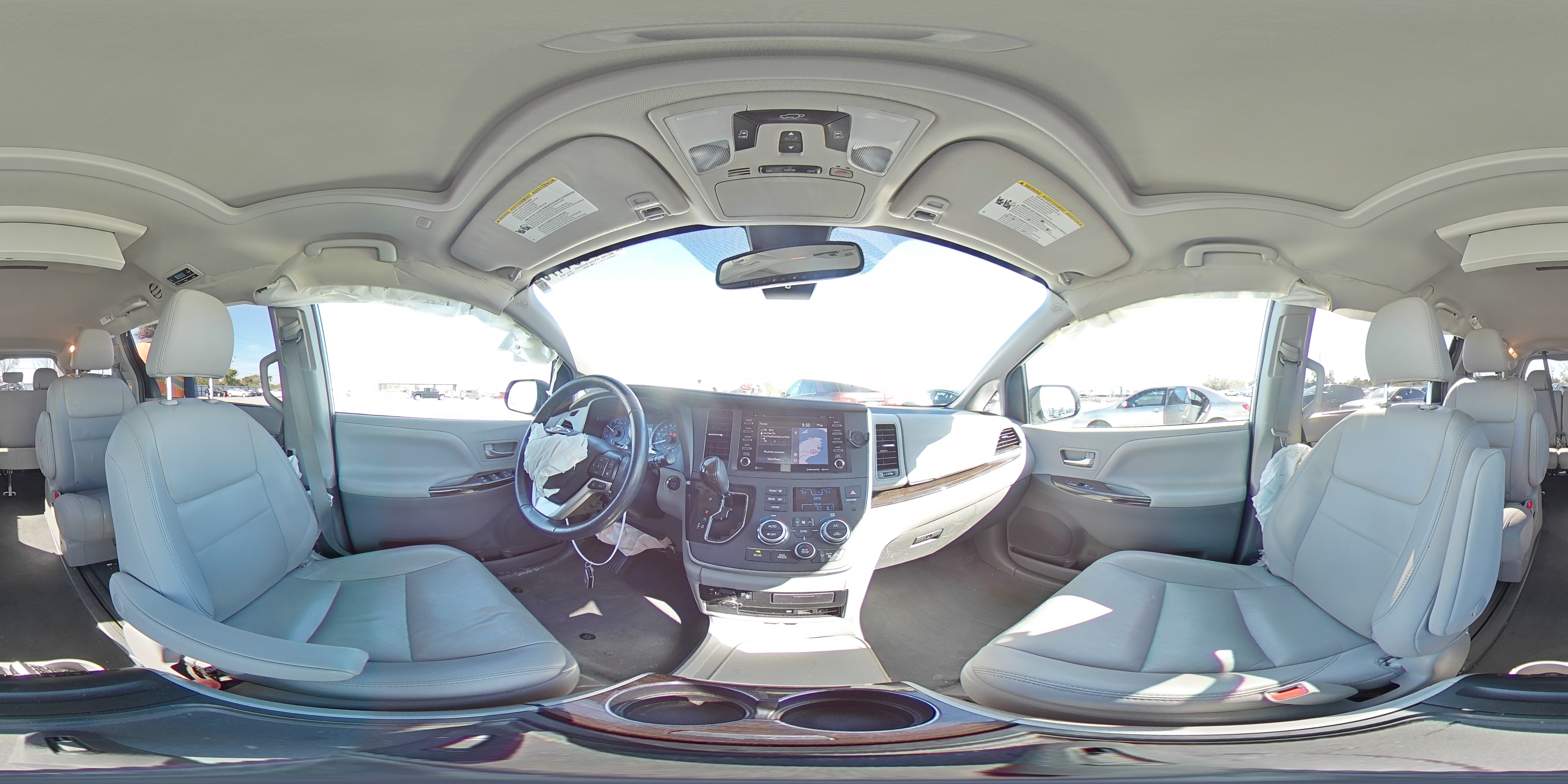 2020 Toyota Sienna - Image 13