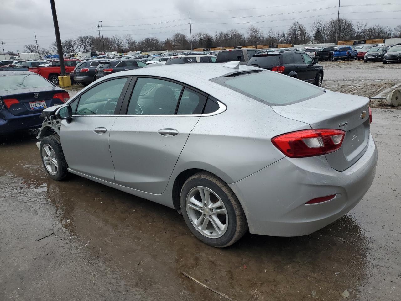 2016 Chevrolet Cruze - Image 2