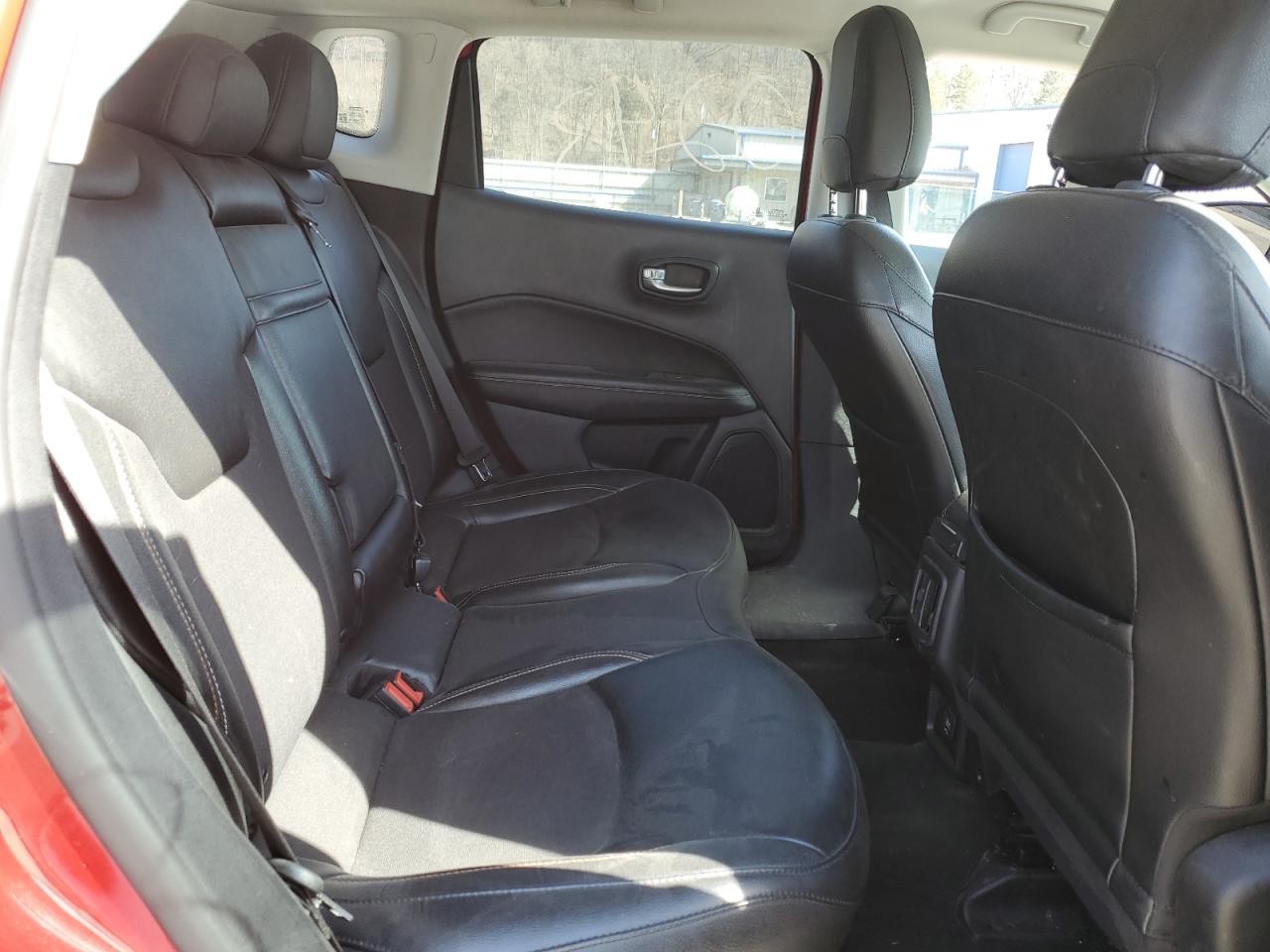 2020 Jeep Compass - Image 12