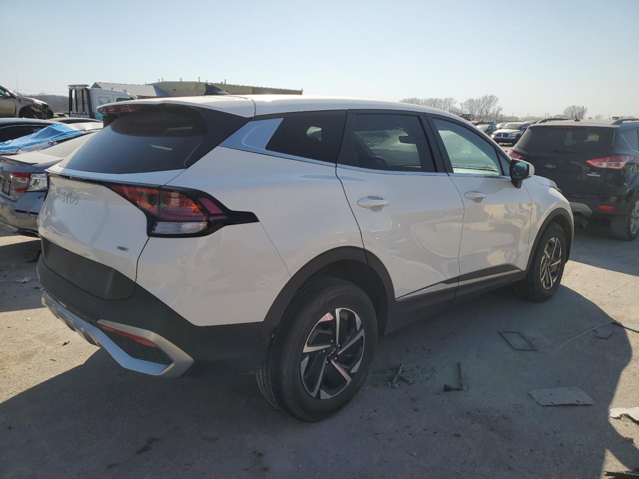 2023 Kia Sportage - Image 3