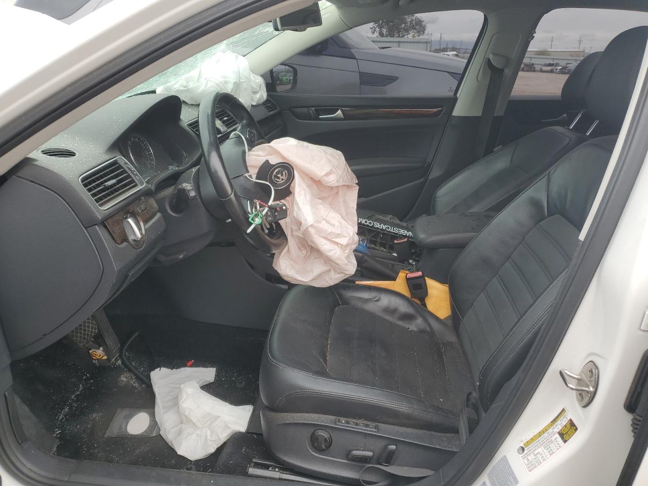 2015 Volkswagen Passat - Image 7