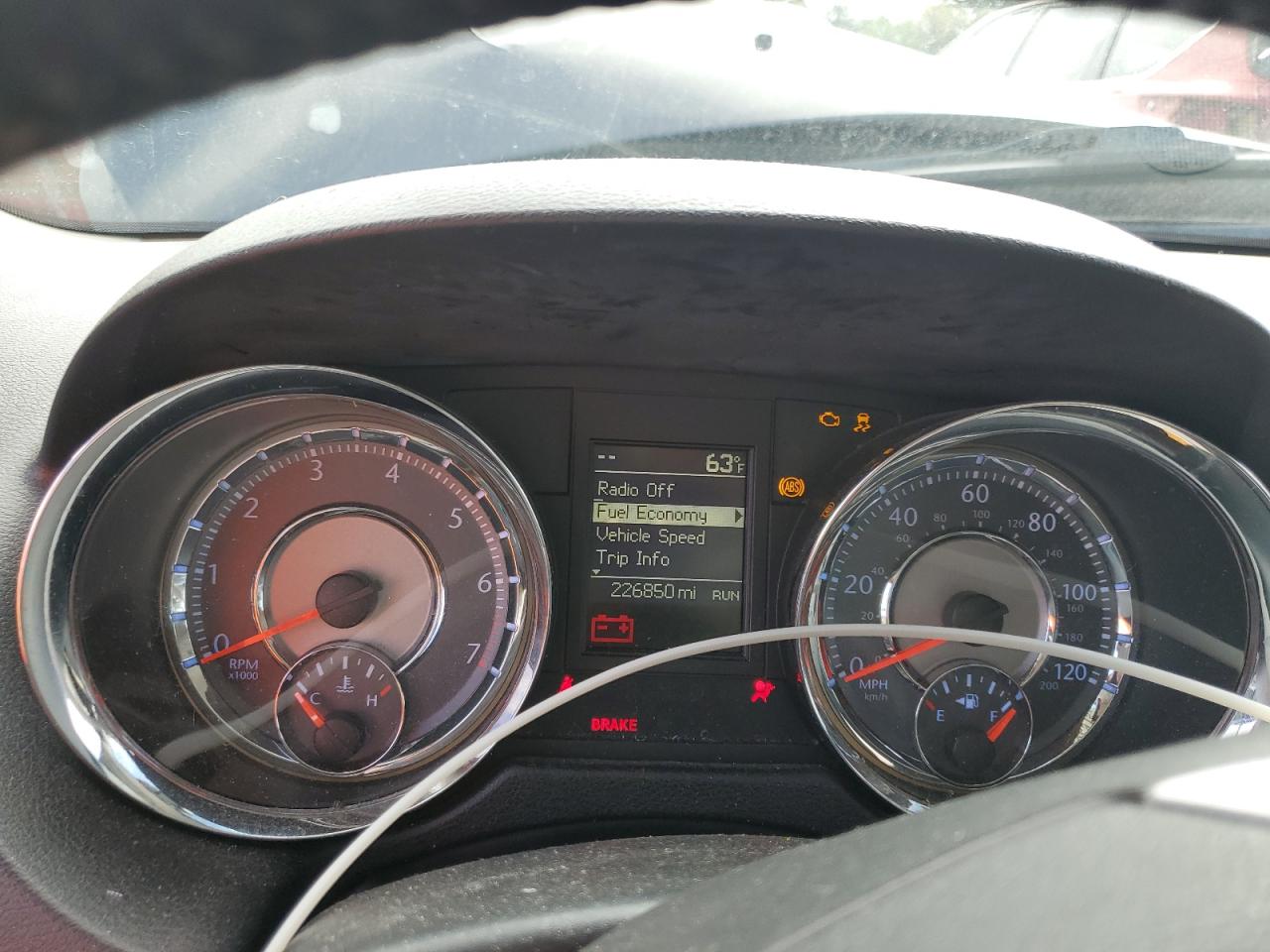 2016 Chrysler Town & Country - Image 9