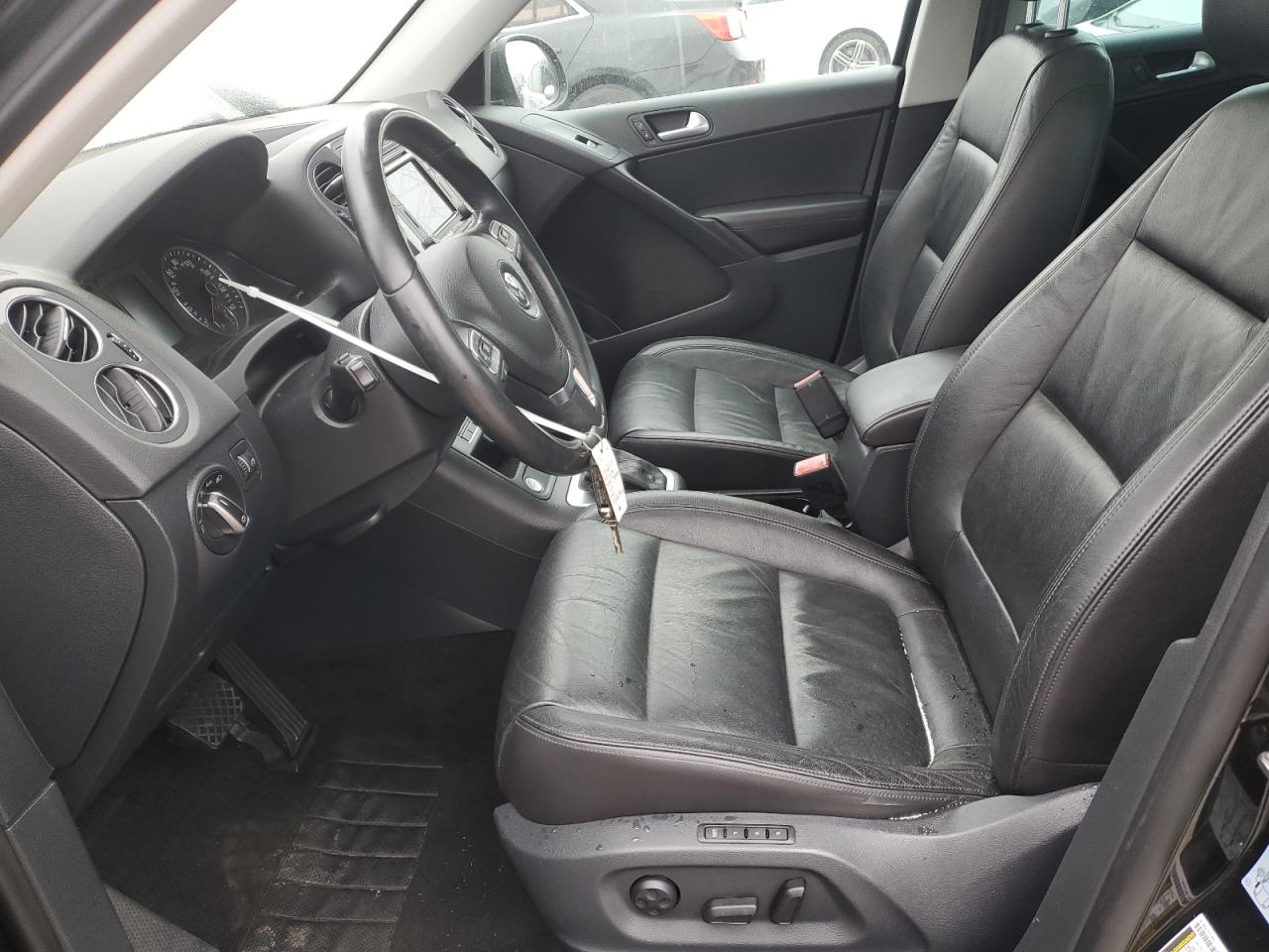 2017 Volkswagen Tiguan - Image 7