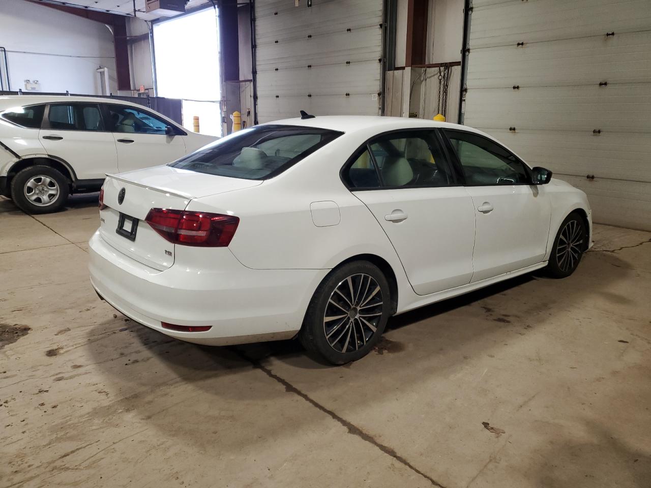 2016 Volkswagen Jetta - Image 3