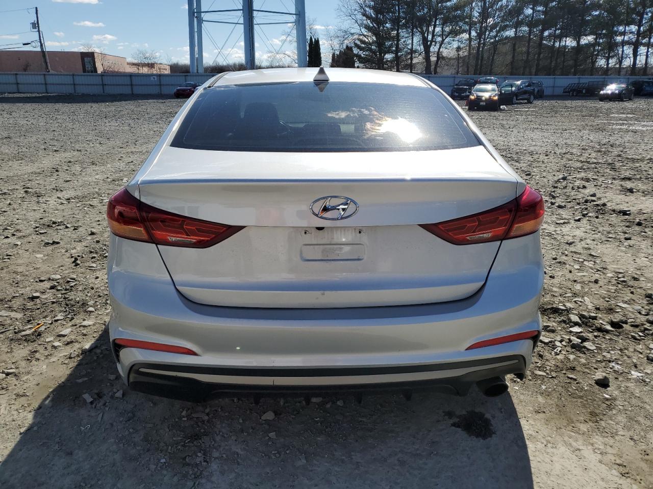 2018 Hyundai Elantra - Image 6