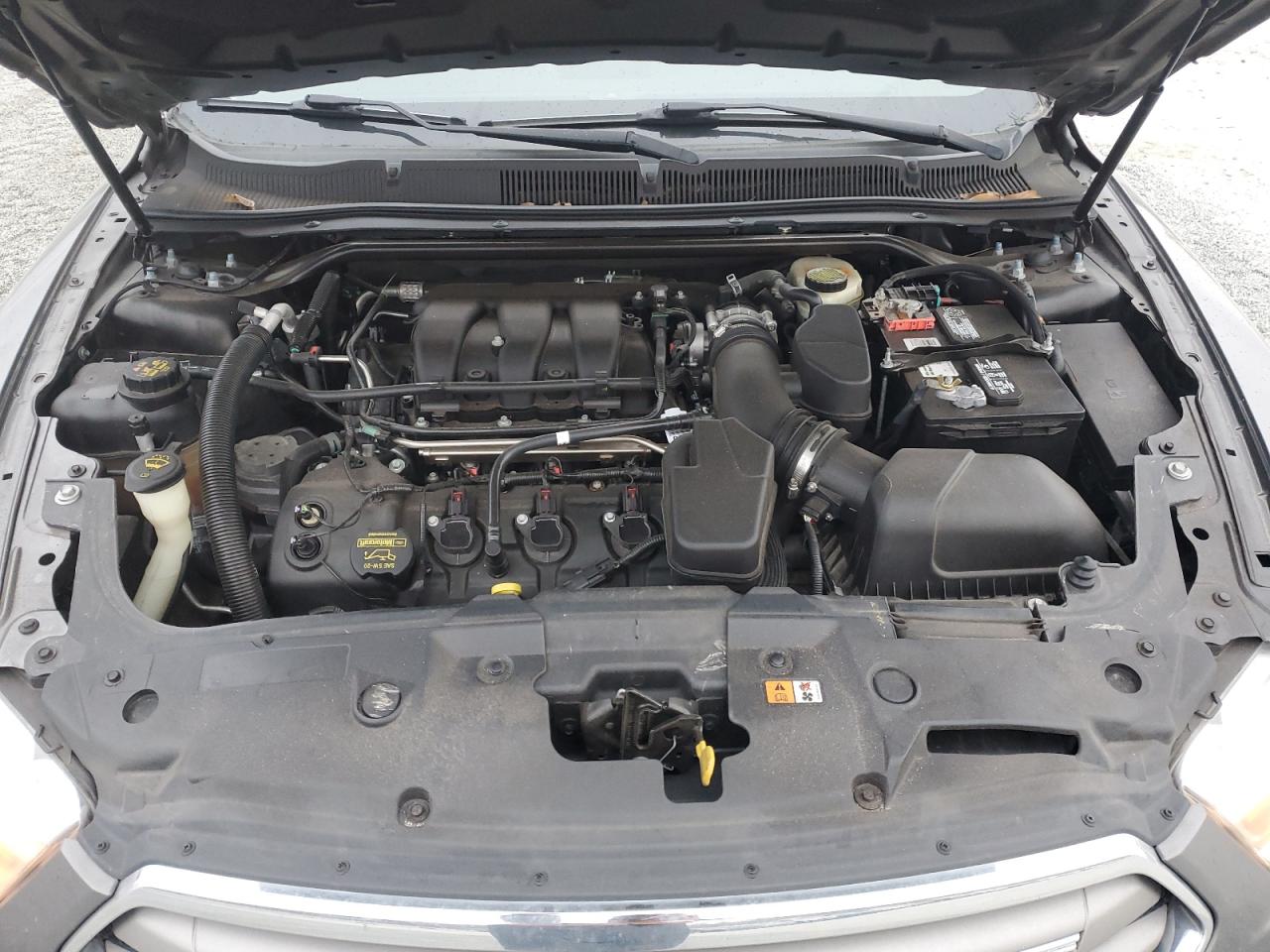 2014 Ford Taurus - Image 11