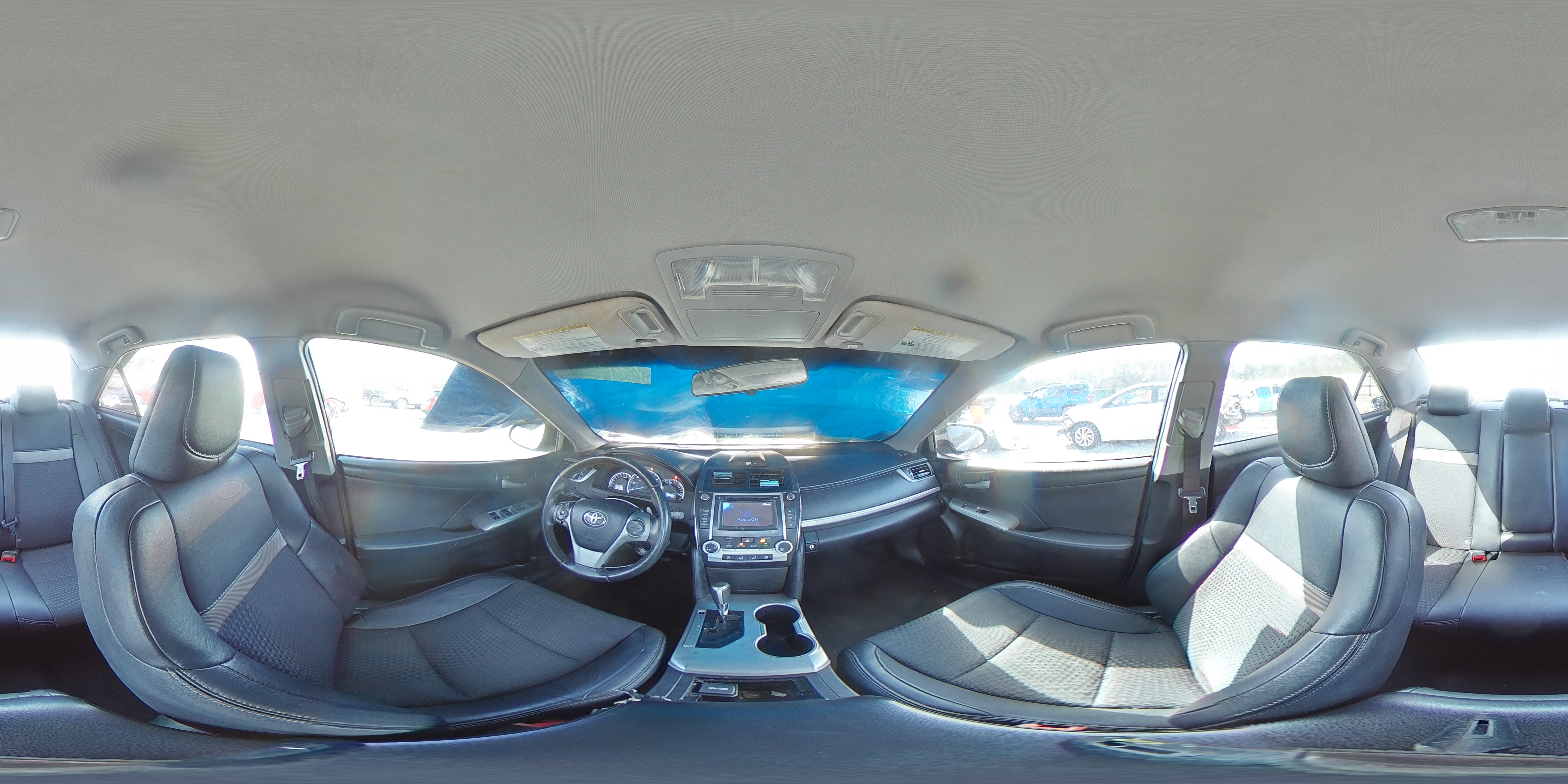 2014 Toyota Camry - Image 14