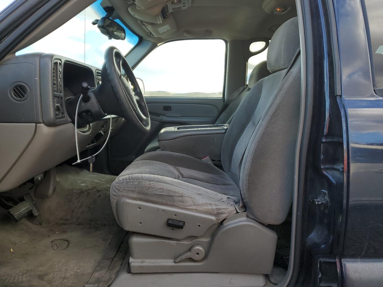 2004 Chevrolet Tahoe - Image 7