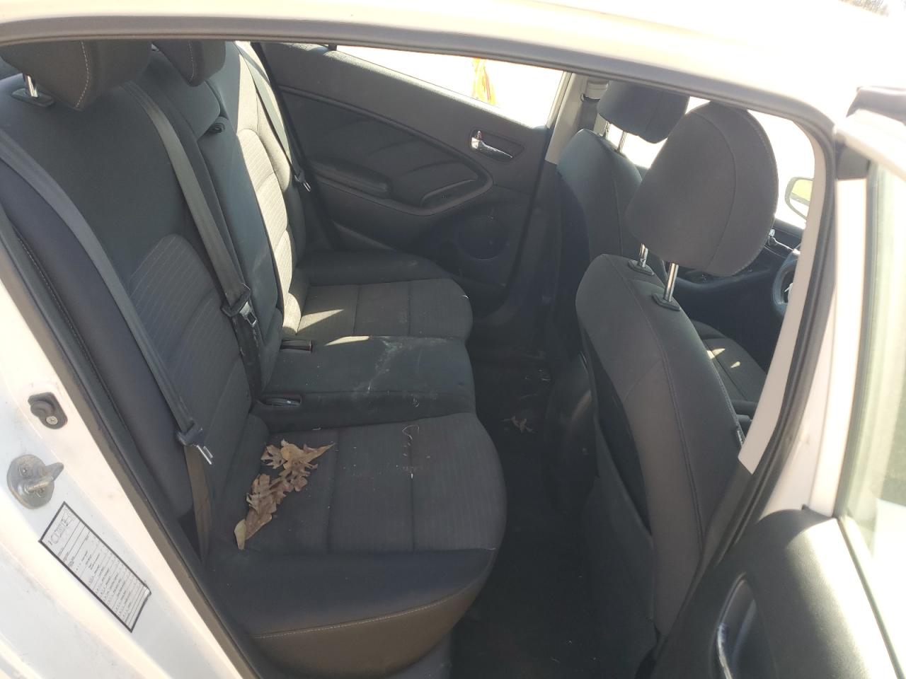 2014 Kia Forte - Image 10