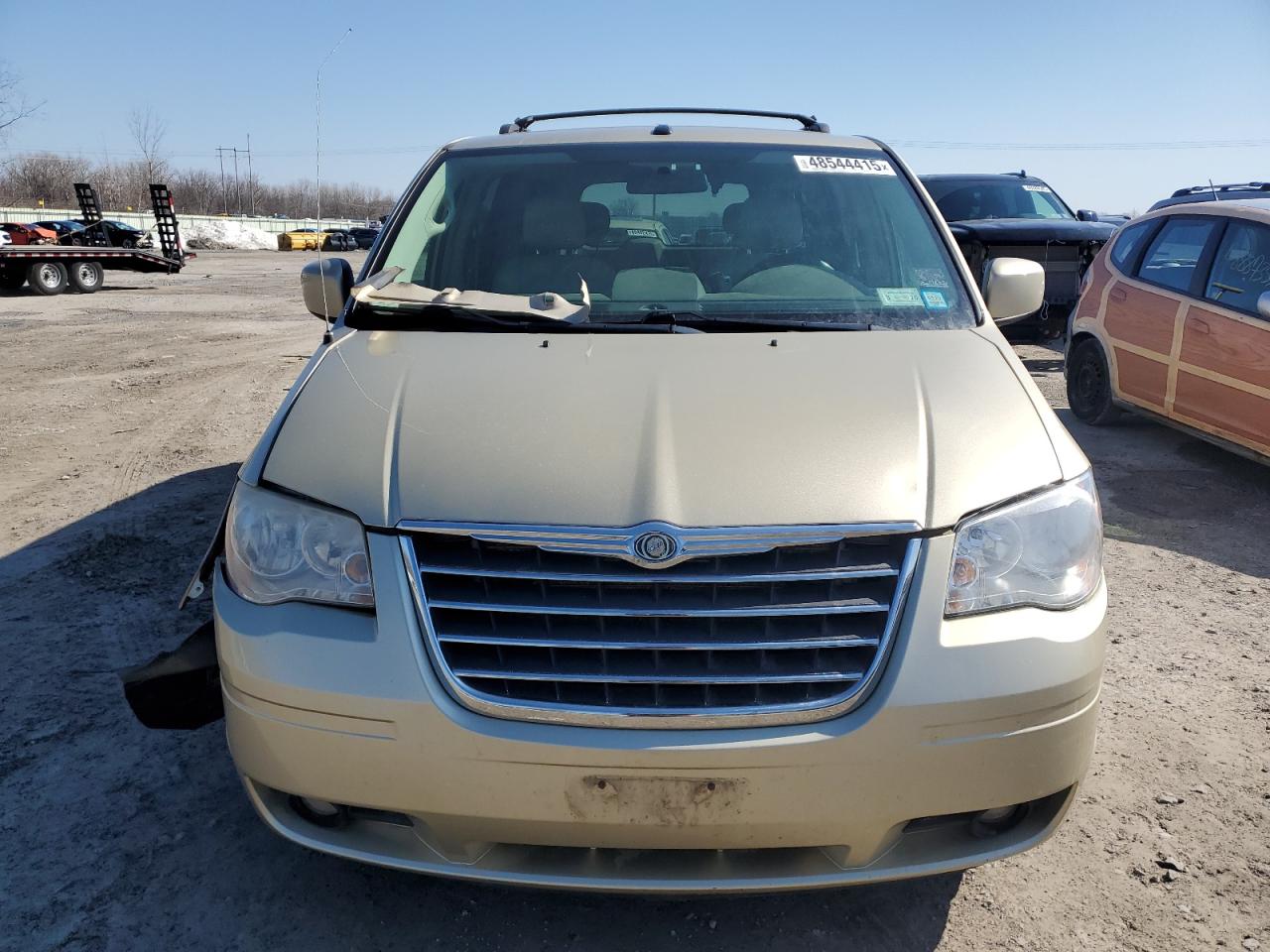 2010 Chrysler Town & Country - Image 5