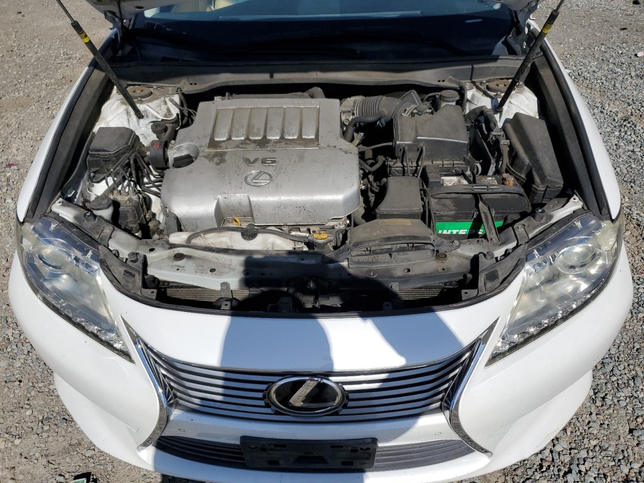 2015 Lexus ES - Image 13