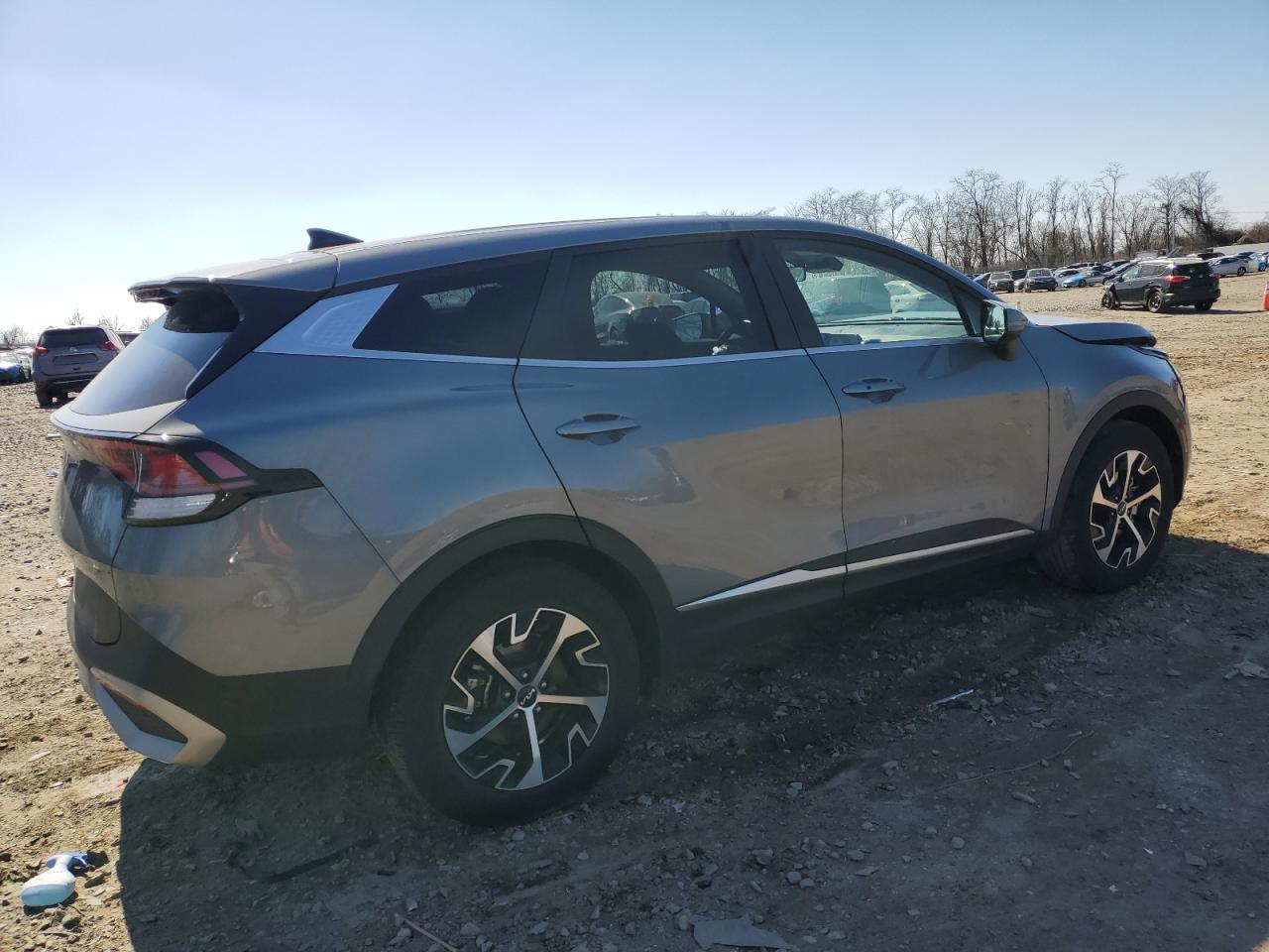 2023 Kia Sportage - Image 3