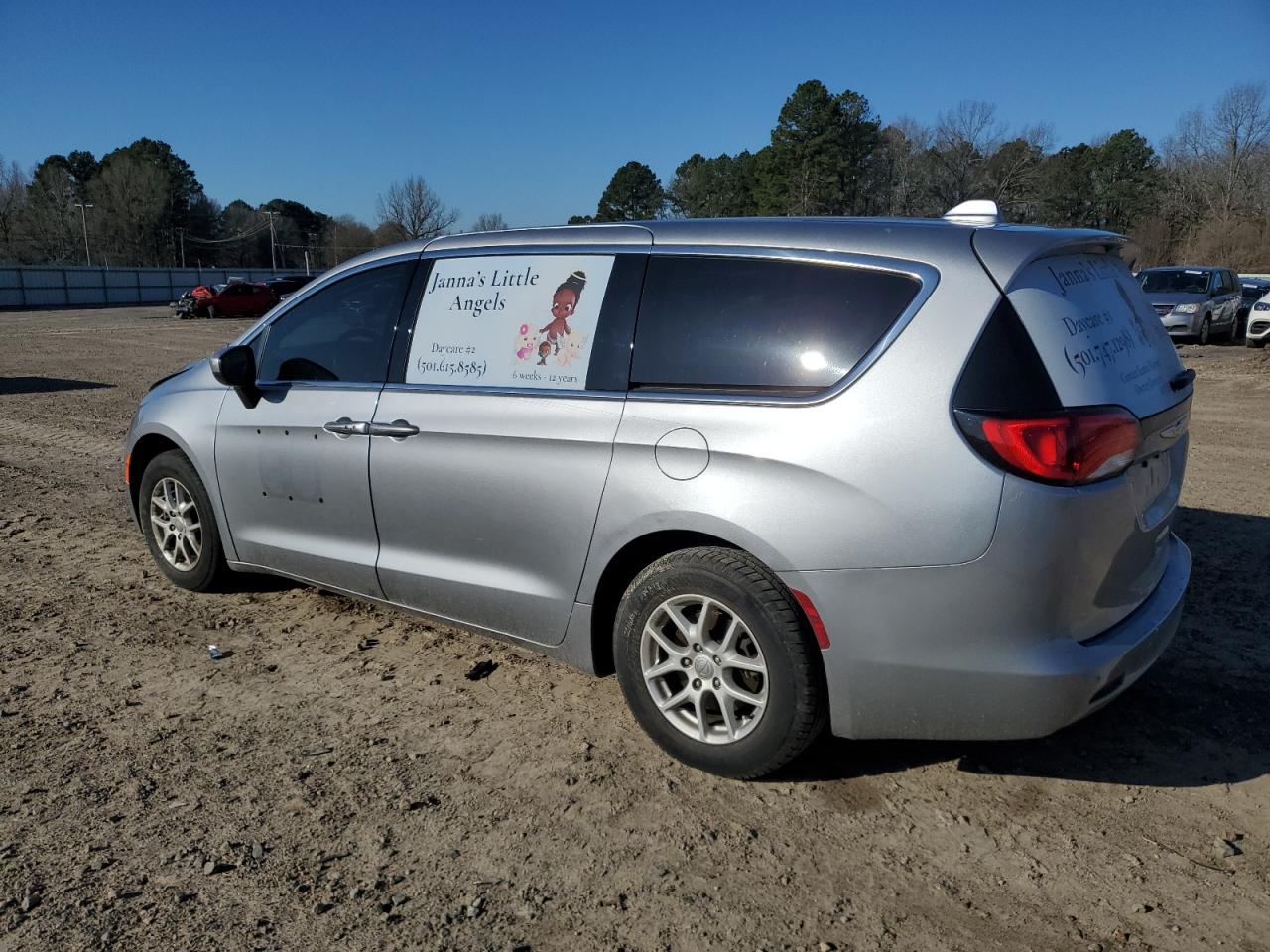 2019 Chrysler Pacifica - Image 2