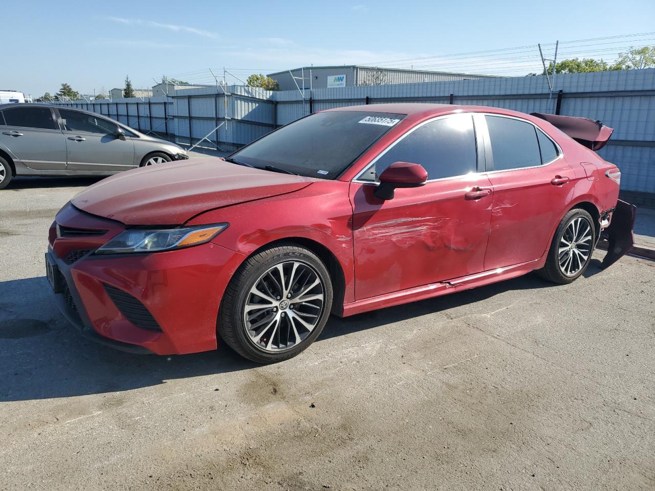 2020 Toyota Camry Se for Sale in Bakersfield, CA - Rear End