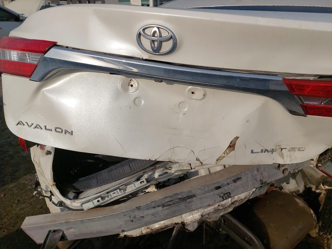4T1BK1EB0DU070143 - 2013 Toyota AVALON - #47706845